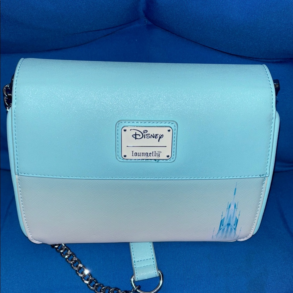 Loungefly Frozen Purse Elsa Themed Colored Blue White Silver Gently Used - Picture 2 of 9